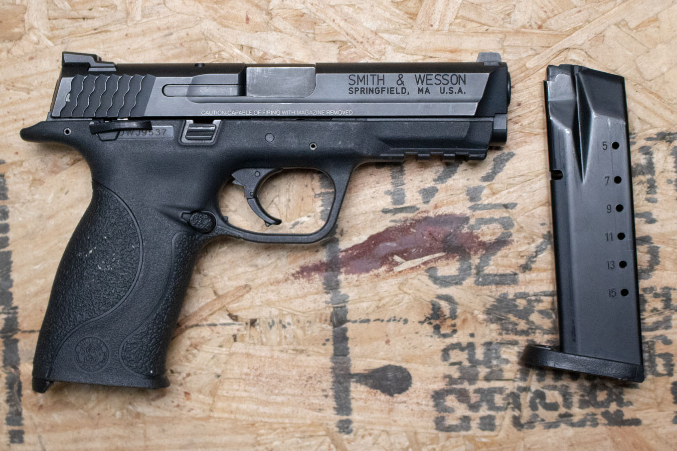 SMITH AND WESSON M&P40 40 S&W Police Trade-In Pistol with Manual Safety