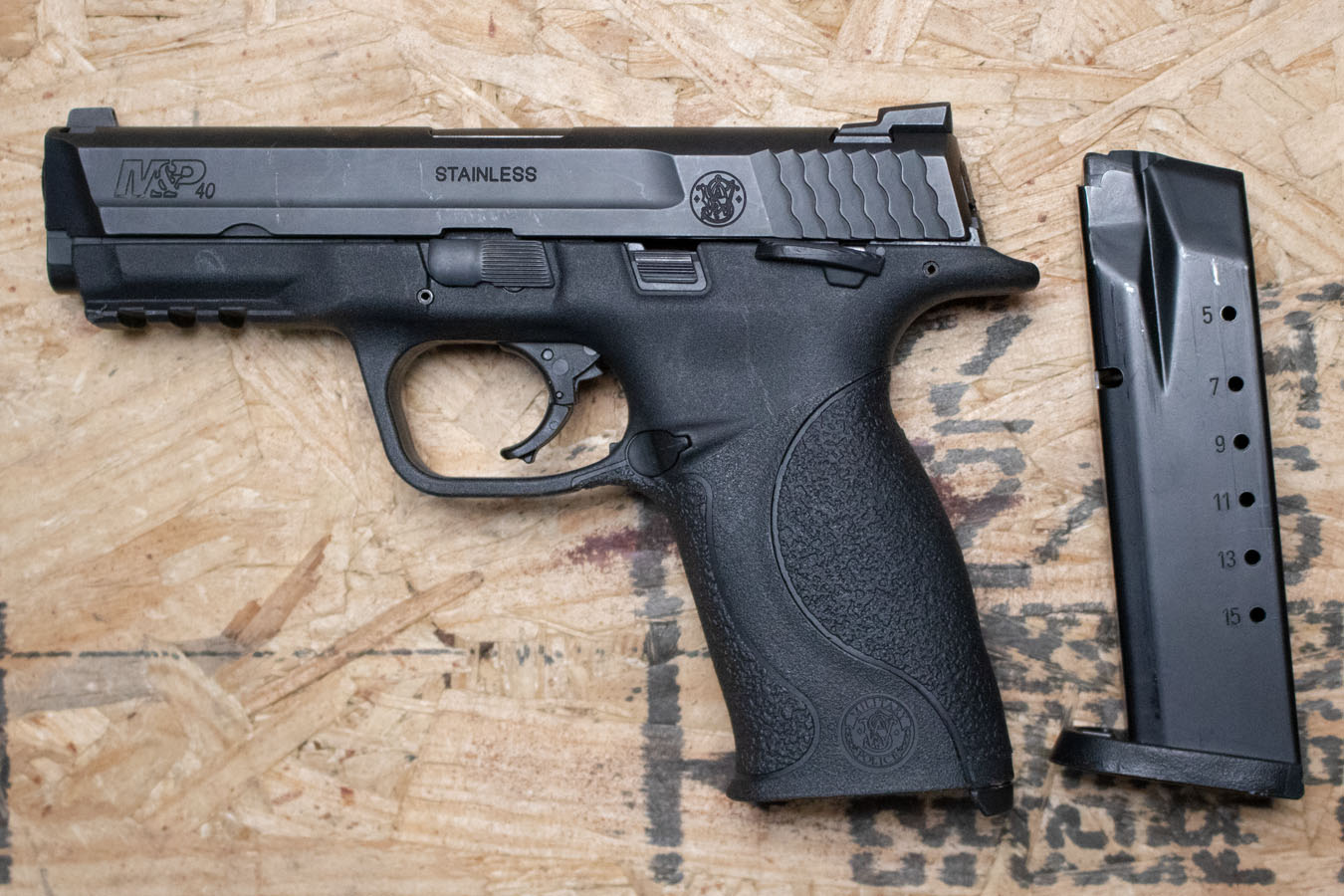 SMITH AND WESSON M&P40 40 S&W Police Trade-In Pistol with Manual Safety