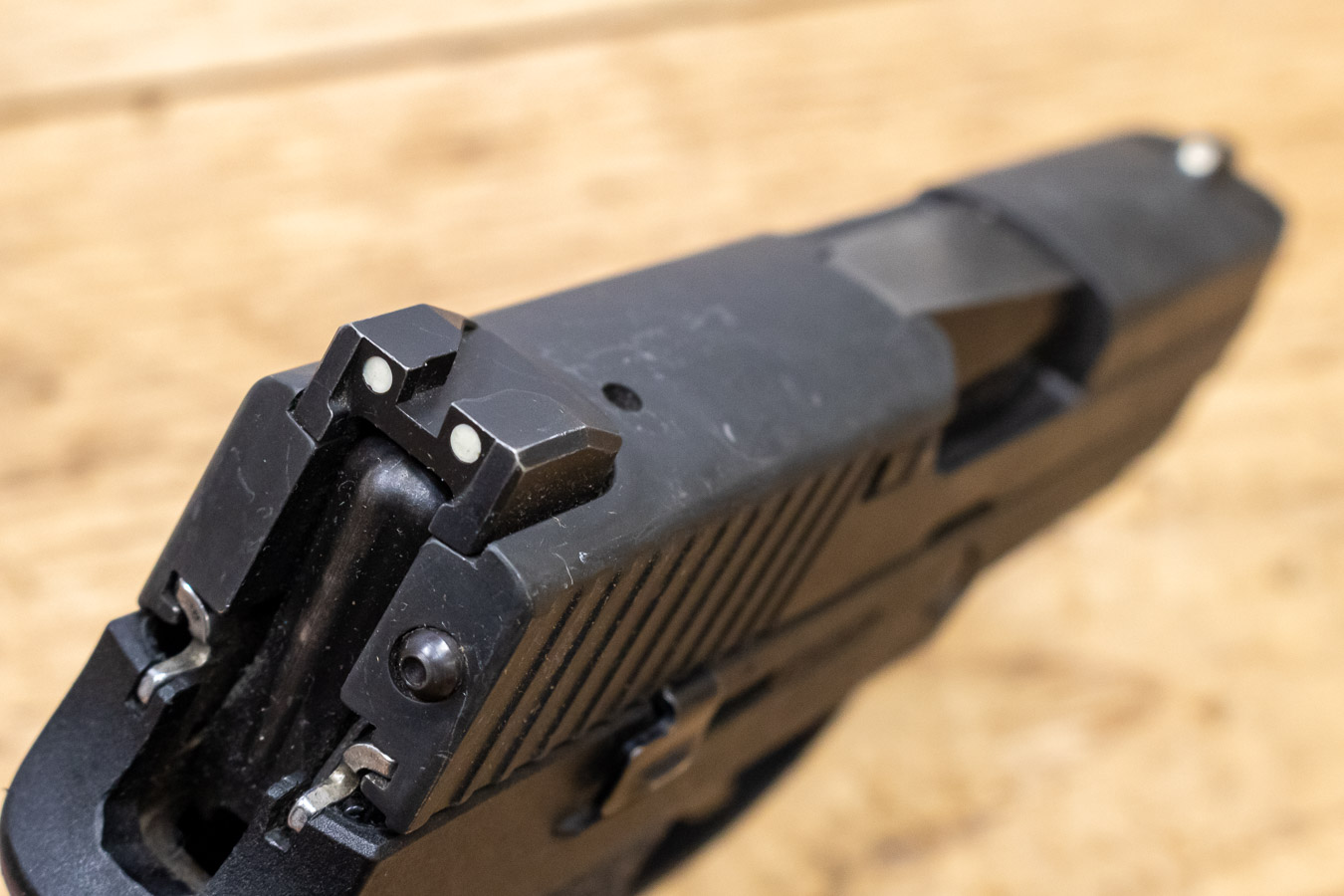 SIG SAUER P250 9mm Police Trade-in Pistol with 15-Round Magazine