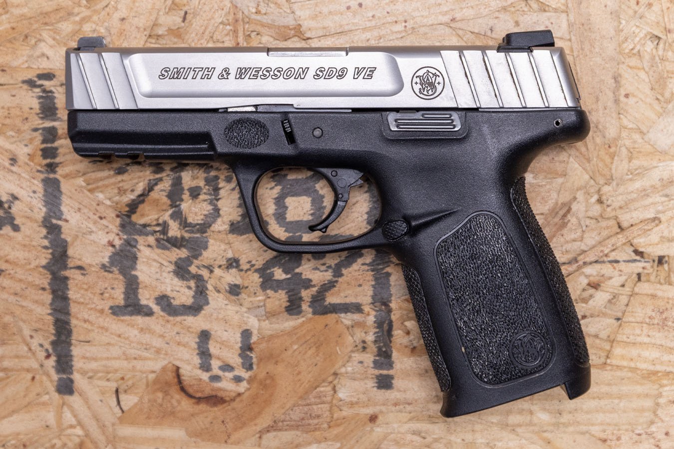SMITH AND WESSON SD9VE 9mm Police Trade-In Pistol (Magazine Not Included)