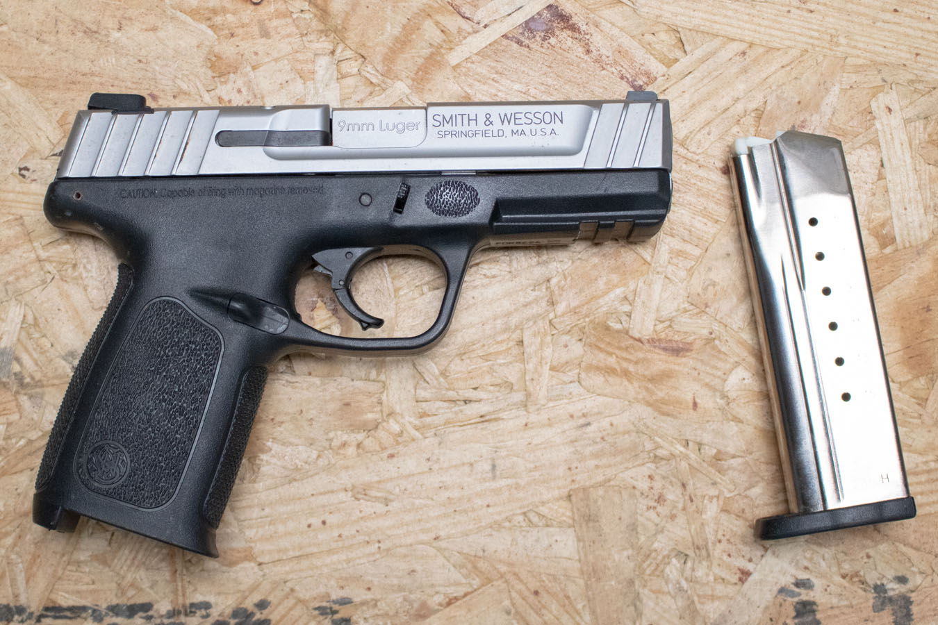 SMITH AND WESSON SD9VE 9mm Police Trade-In Pistol with Two-Tone Finish