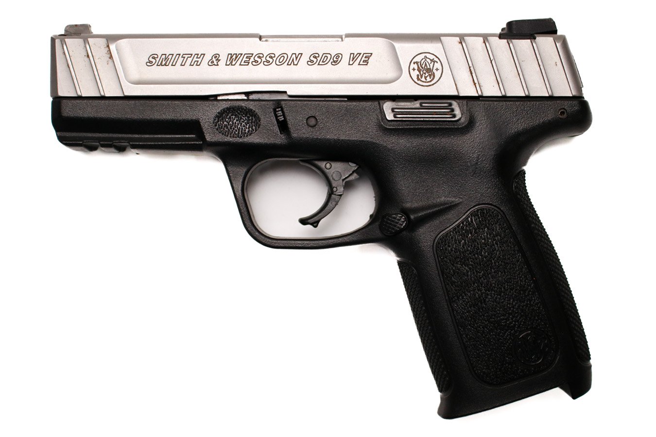 SMITH AND WESSON SD9VE 9mm Police Trade-In Pistol (Magazine Not Included)