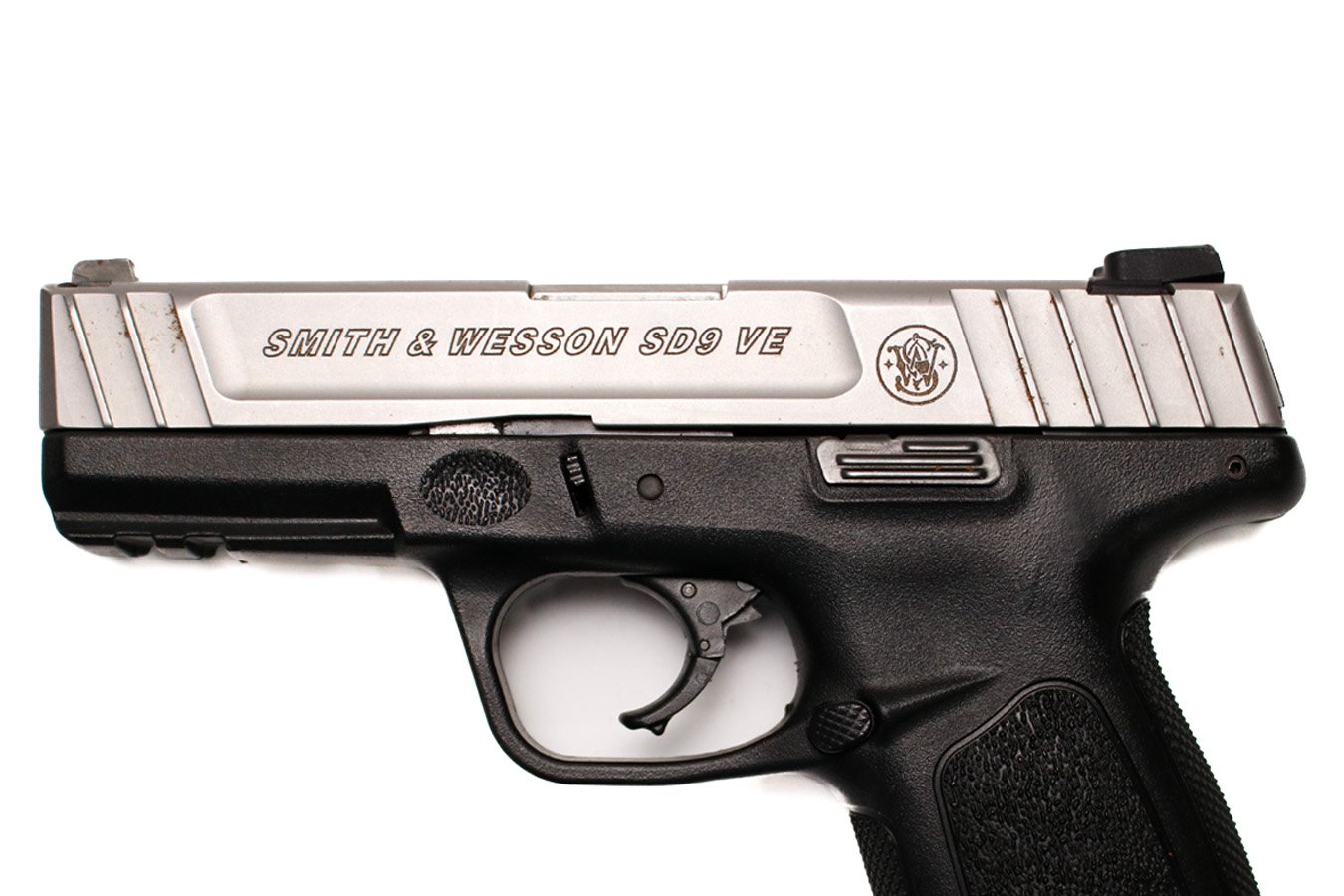 SMITH AND WESSON SD9VE 9mm Police Trade-In Pistol (Magazine Not Included)