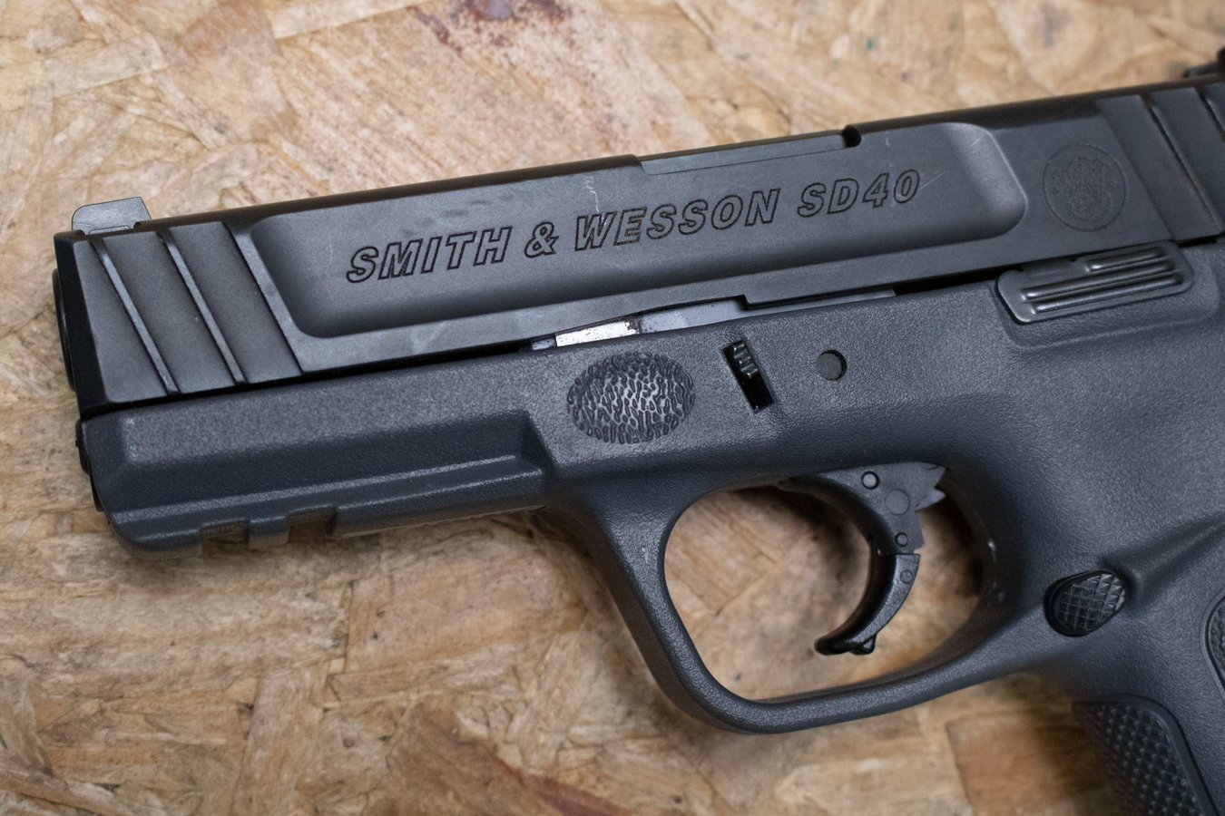 SMITH AND WESSON SD40VE 40 S&W Police Trade-In Pistol with Black Slide