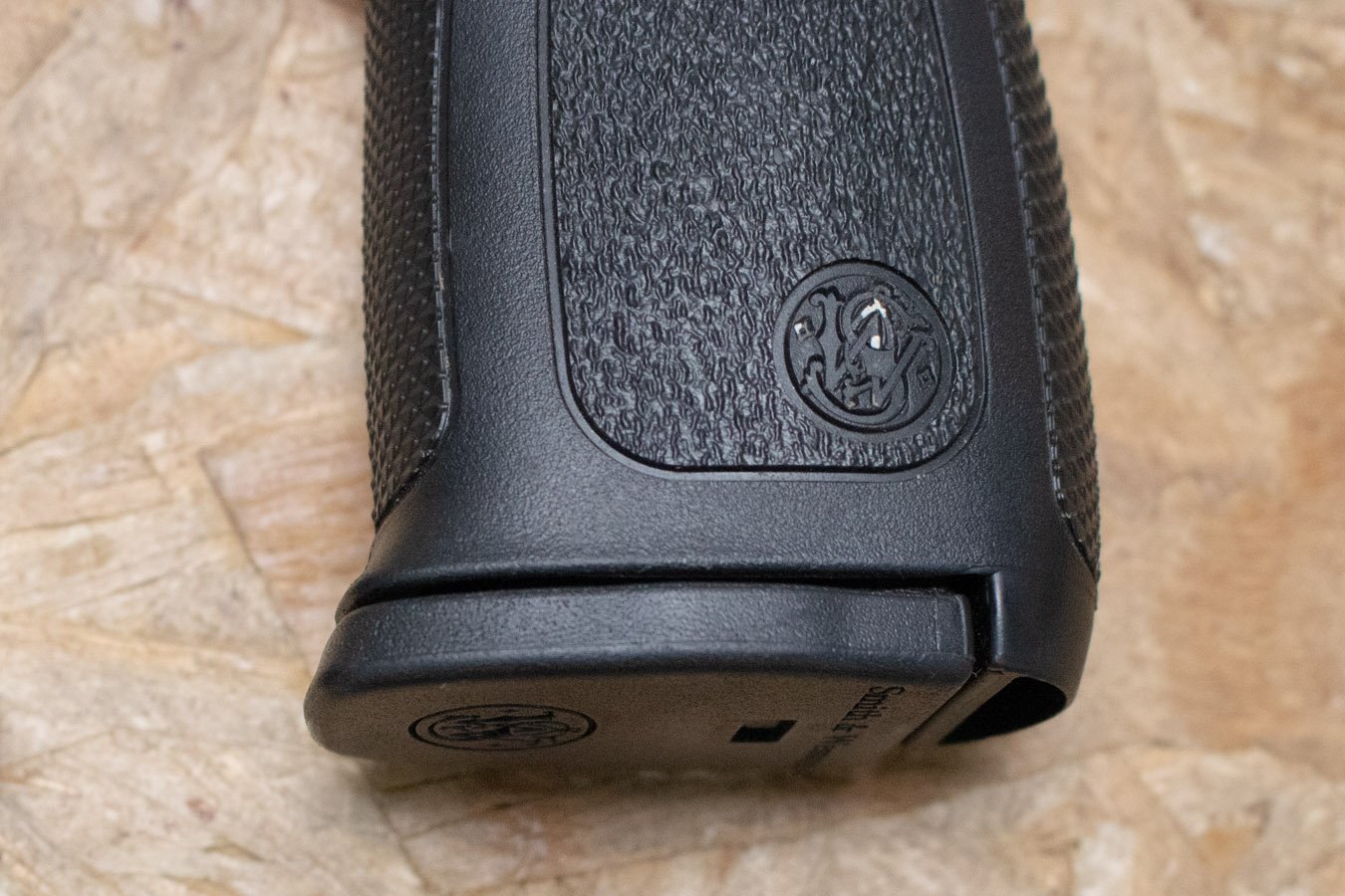 SMITH AND WESSON SD40VE 40 S&W Police Trade-In Pistol with Two Magazines