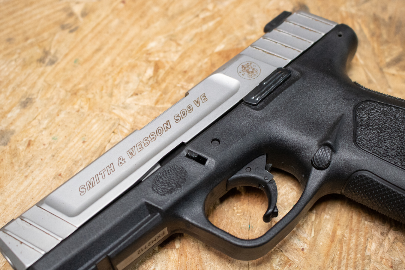 SMITH AND WESSON SD9VE 9mm Police Trade-In Pistol with Two-Tone Finish