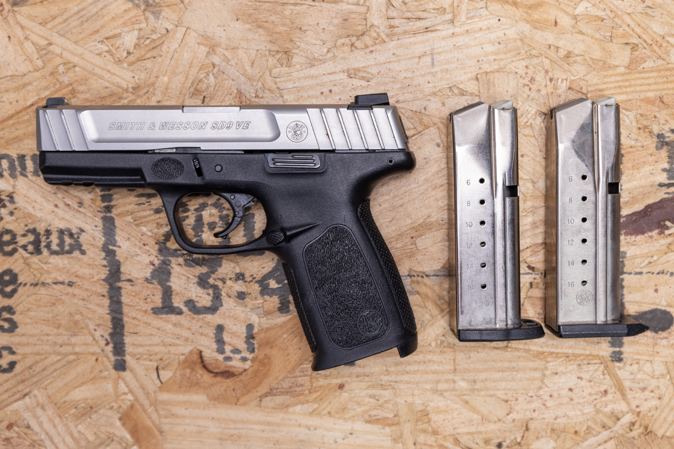 SMITH AND WESSON SD9VE 9mm Police Trade-In Pistol with Two-Tone Finish