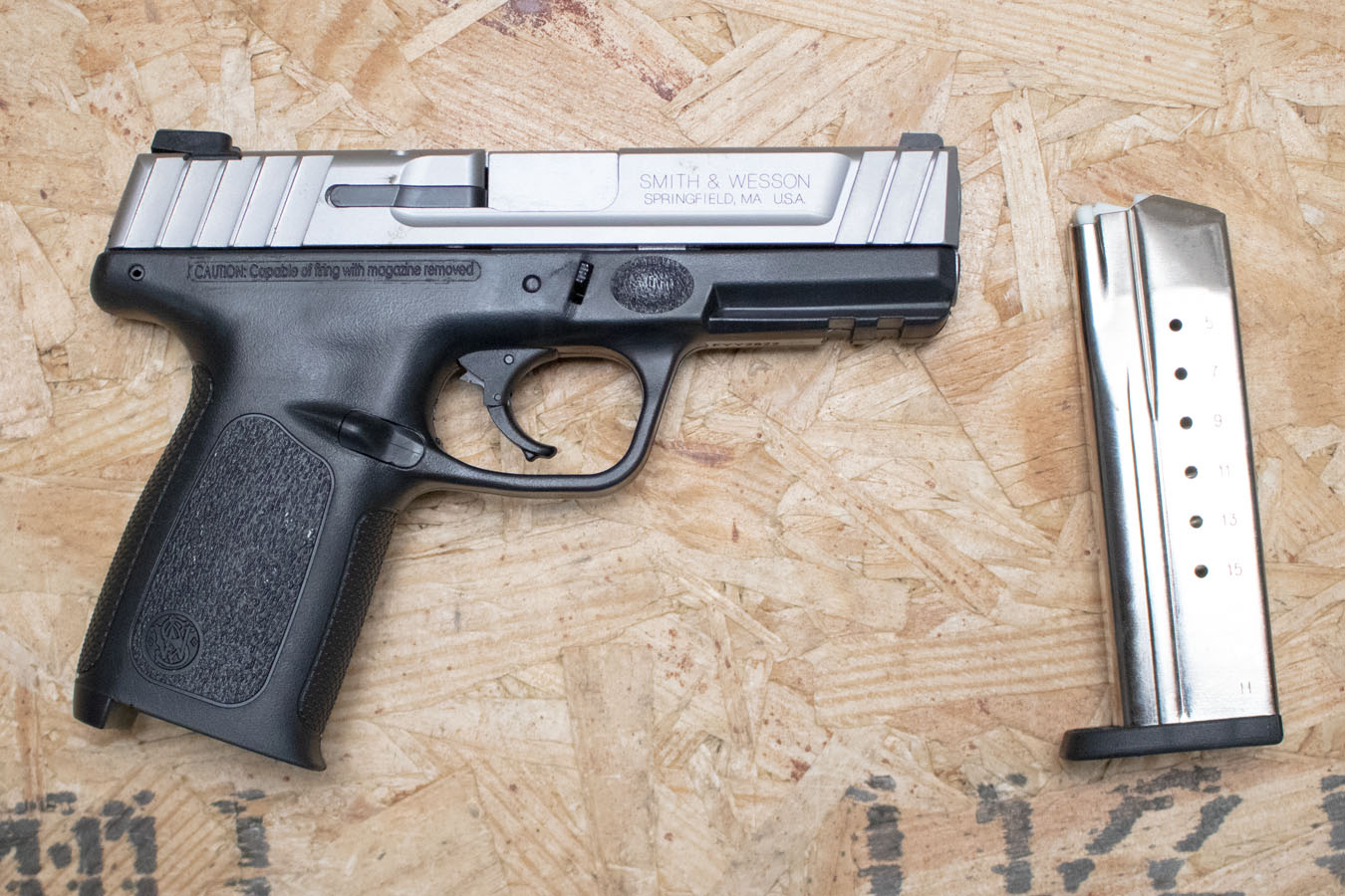 SMITH AND WESSON SD9VE 9mm Police Trade-In Pistol with Two-Tone Finish