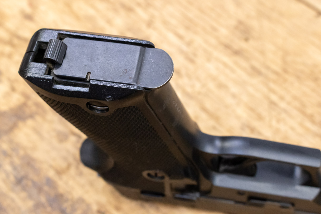 SIG SAUER P220 9mm 8-Round Used Trade-in Pistol Made in W. Germany