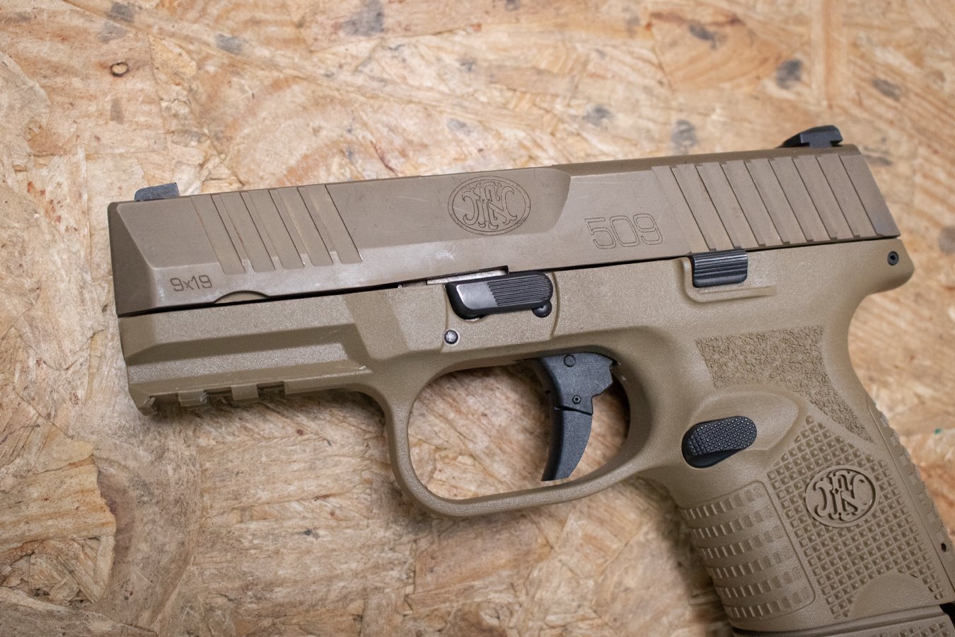 FNH 509 Compact 9mm Police Trade-In Pistol with FDE Finish