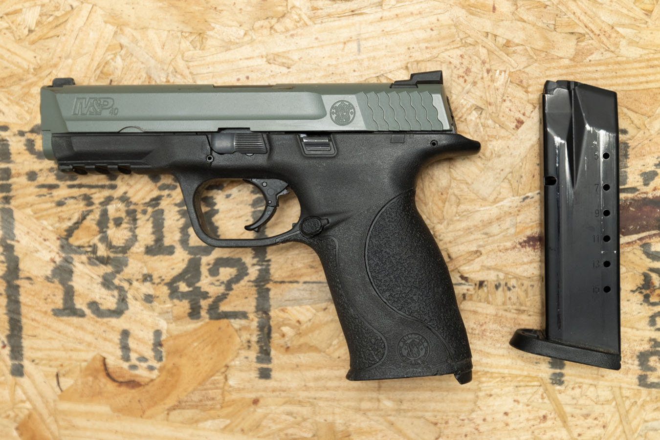 SMITH AND WESSON M&P40 40 S&W Police Trade-In Pistol with OD Green Slide