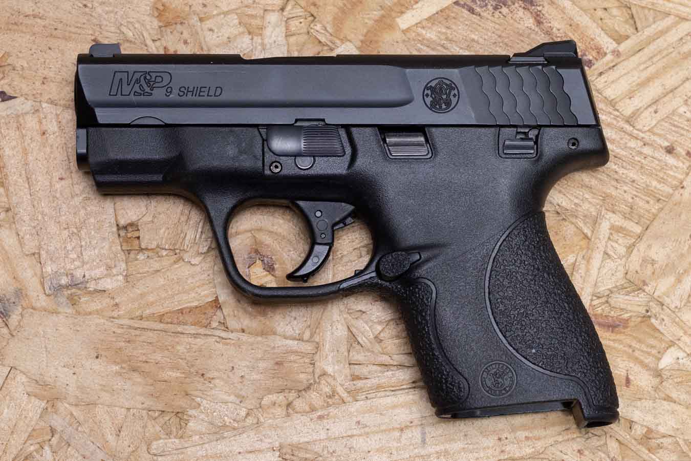 SMITH AND WESSON M&P9 Shield 9mm Police Trade-In Pistol (Magazine Not Included)