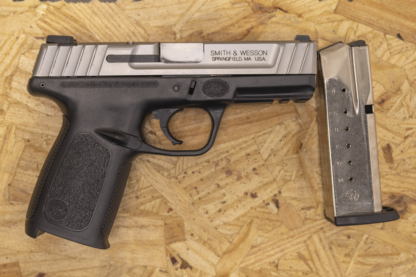 SMITH AND WESSON SD40 VE 40 S&W Police Trade-In Pistol