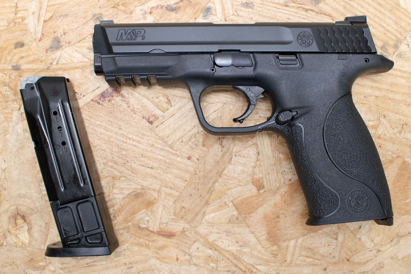 SMITH AND WESSON M&P9 9mm Used Trade-In Pistol with 10-Round Magazine