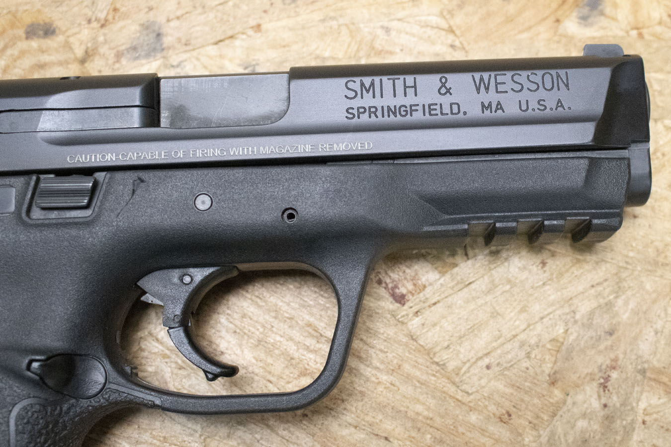 SMITH AND WESSON M&P40 40 S&W Police Trade-In Pistol