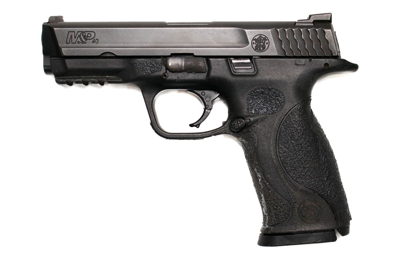 SMITH AND WESSON M&P40 Full Size Gen 1 40 S&W Police Trade-In Pistol