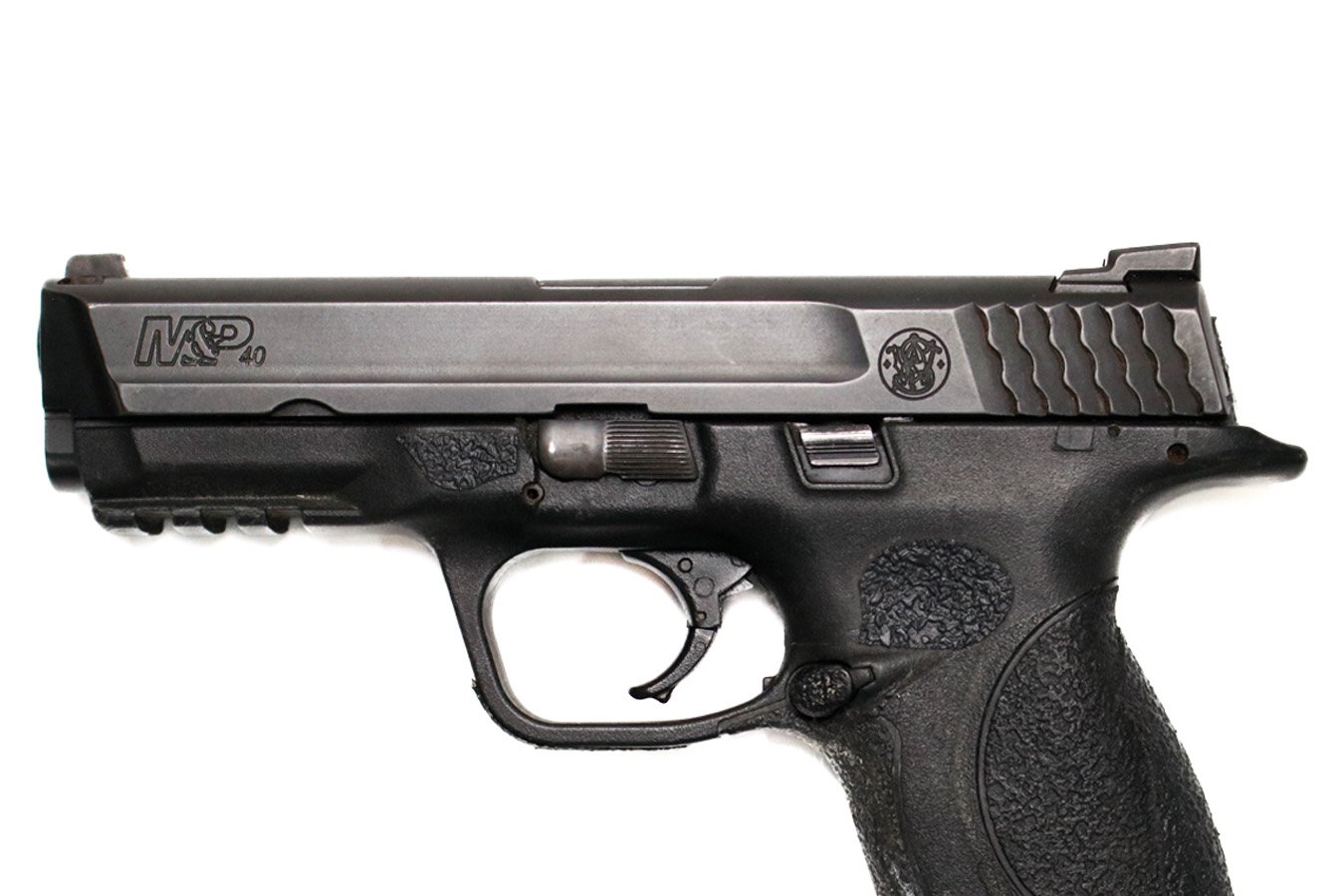 SMITH AND WESSON M&P40 Full Size Gen 1 40 S&W Police Trade-In Pistol