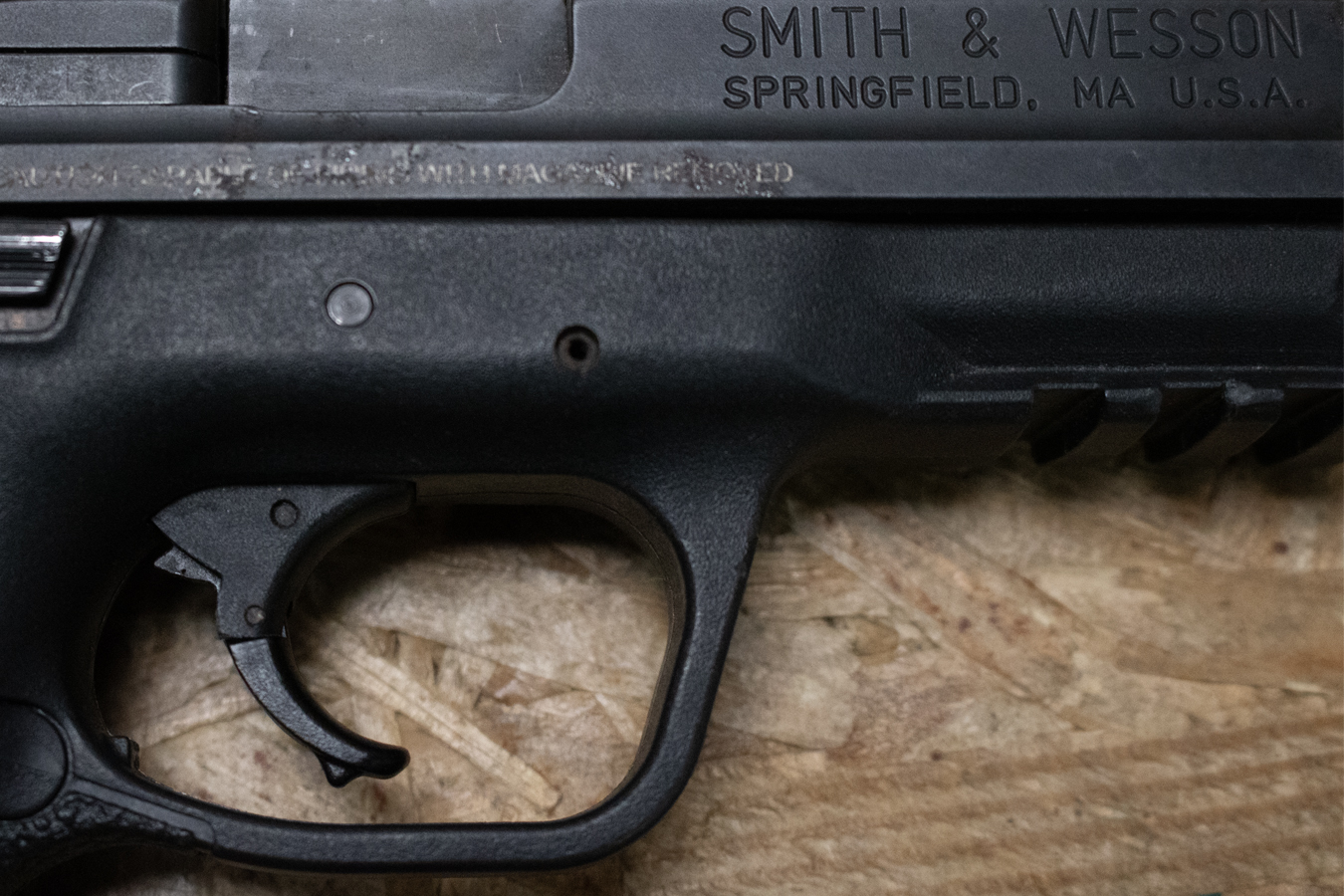 SMITH AND WESSON M&P40 40 S&W Police Trade-In Pistol with Manual Safety