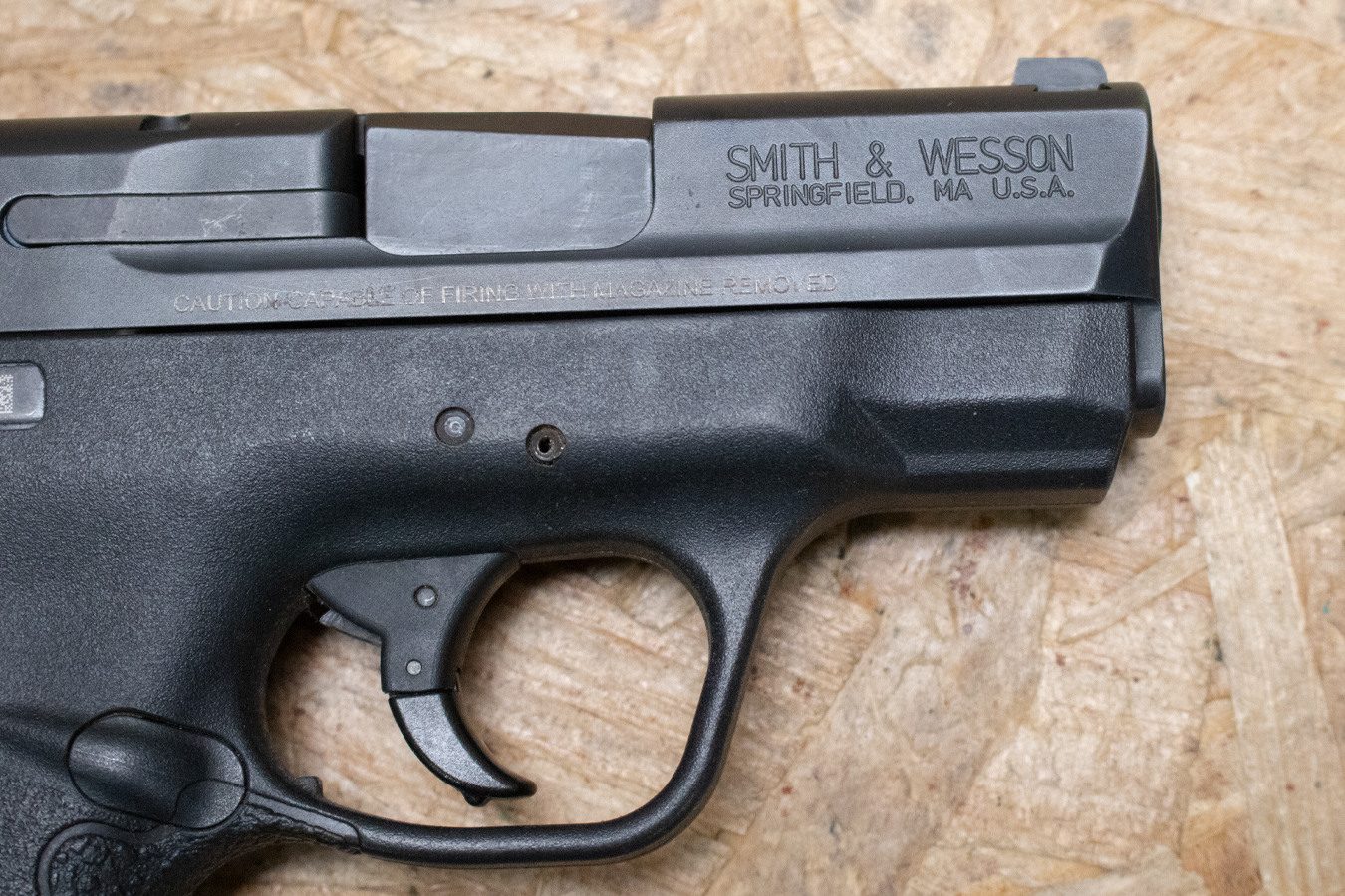 SMITH AND WESSON M&P40 Shield 40 S&W Police Trade-In Pistol with Extended Mag