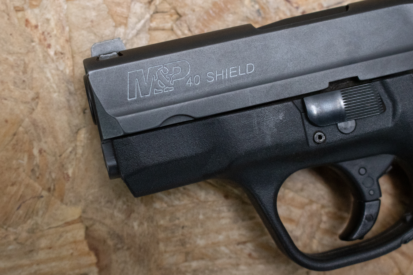 SMITH AND WESSON M&P40 Shield 40 S&W Police Trade-In Pistol with Extended Mag