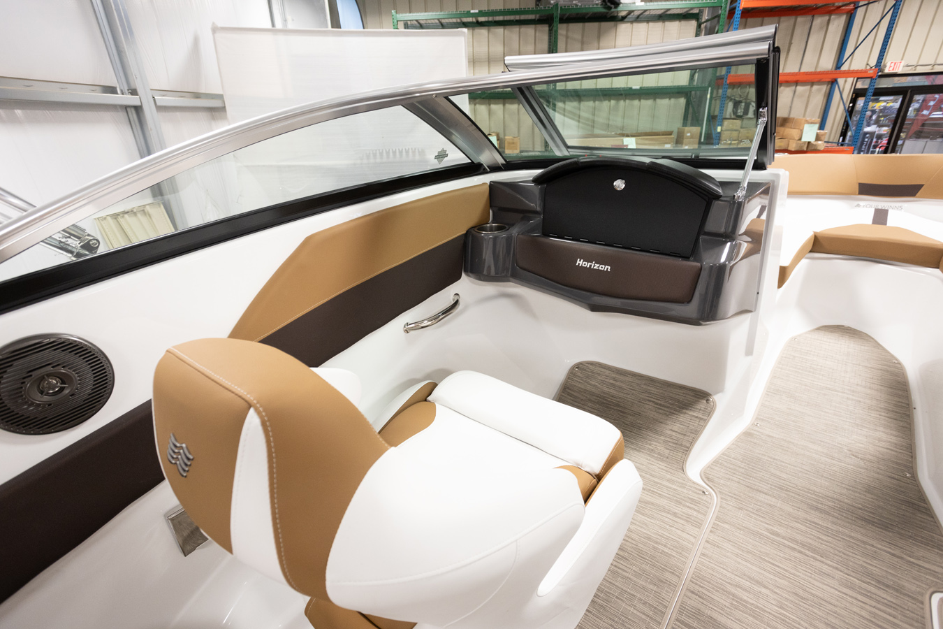 Four Winns 2021 - Horizon 190 with 4.5L 250 HP Motor