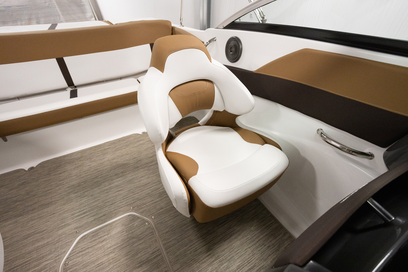 Four Winns 2021 - Horizon 190 with 4.5L 250 HP Motor