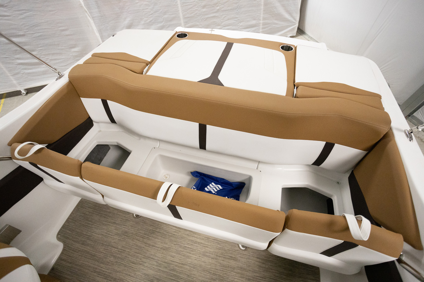 Four Winns 2021 - Horizon 190 with 4.5L 250 HP Motor