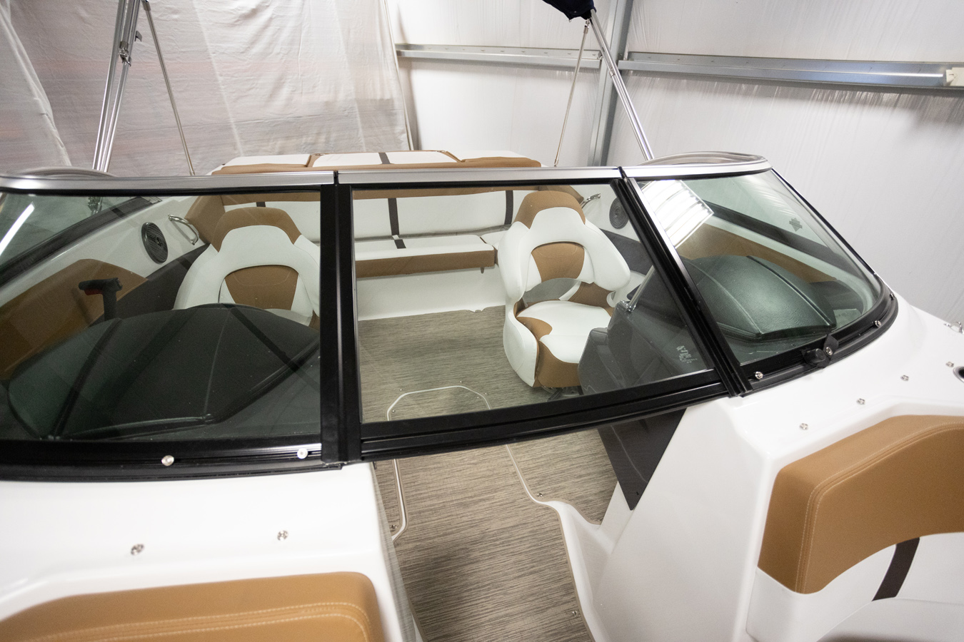 Four Winns 2021 - Horizon 190 with 4.5L 250 HP Motor