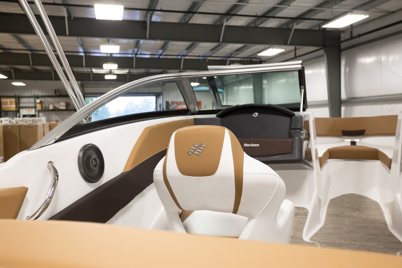 Four Winns 2021 - Horizon 190 with 4.5L 250 HP Motor