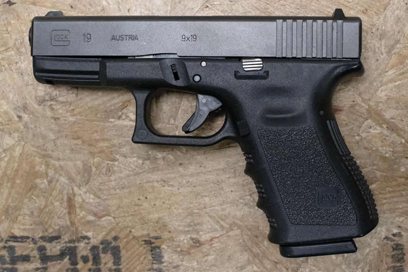 GLOCK 19 Gen3 9mm Police Trade-in Pistol