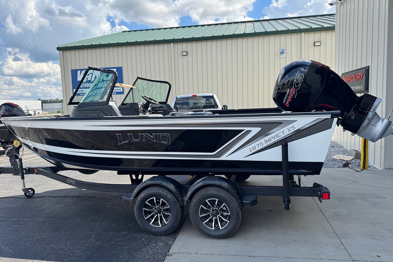 Lund 2026 1875 Impact XS with Mercury 150XL Pro XS