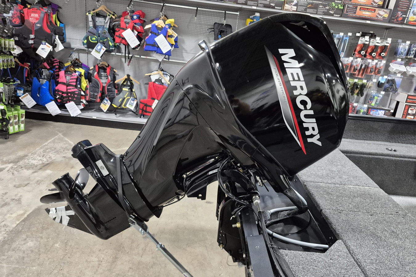 Lund 2026 1650 Angler Sport with Mercury 60 ELPT Engine