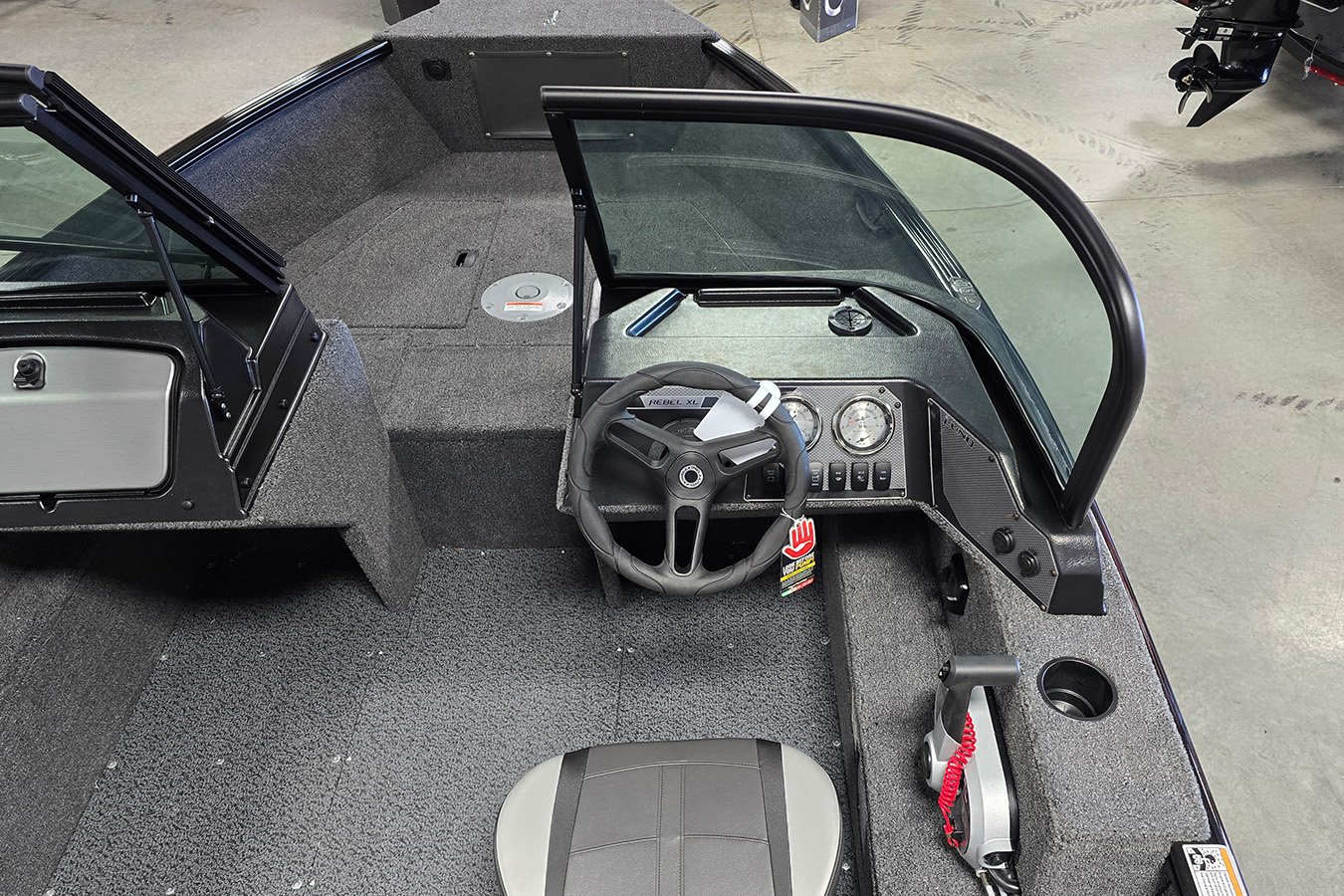 Lund Boats 2026 1650 Rebel XL Sport - Blackout with Mercury 90 ELPT 