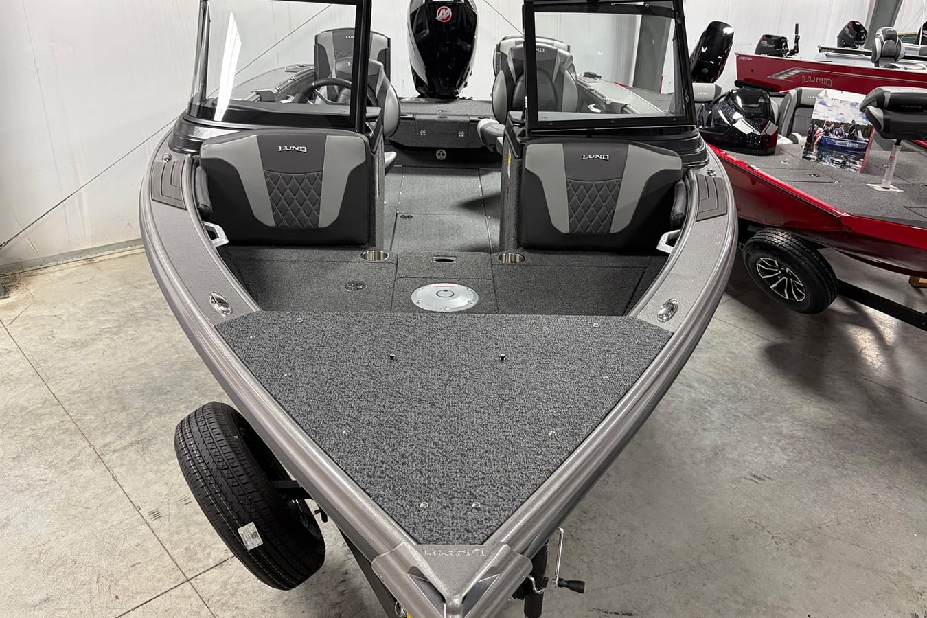 Lund 1875 Tyee Premium Aluminum Deep-V Fish & Ski Boat with Mercury 200XL Pro XS and Sport Top