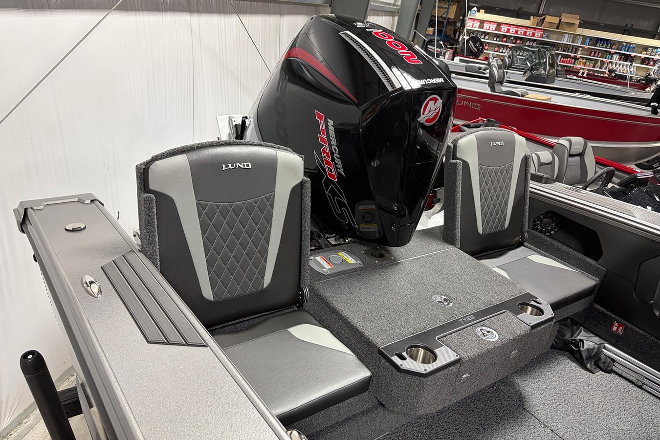 Lund 1875 Tyee Premium Aluminum Deep-V Fish & Ski Boat with Mercury 200XL Pro XS and Sport Top