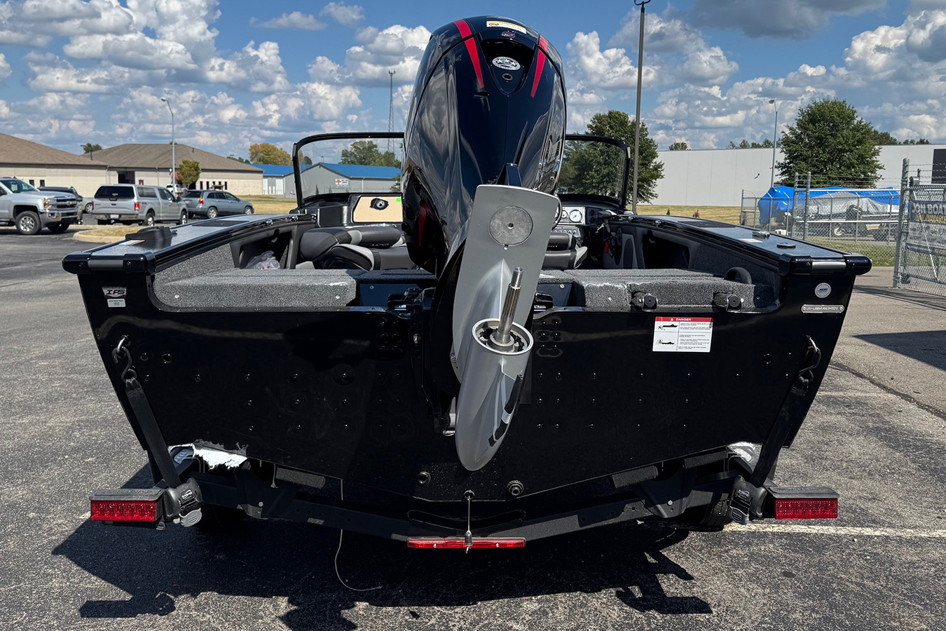 Lund 2026 1875 Crossover XS with Mercury 150XL Pro XS