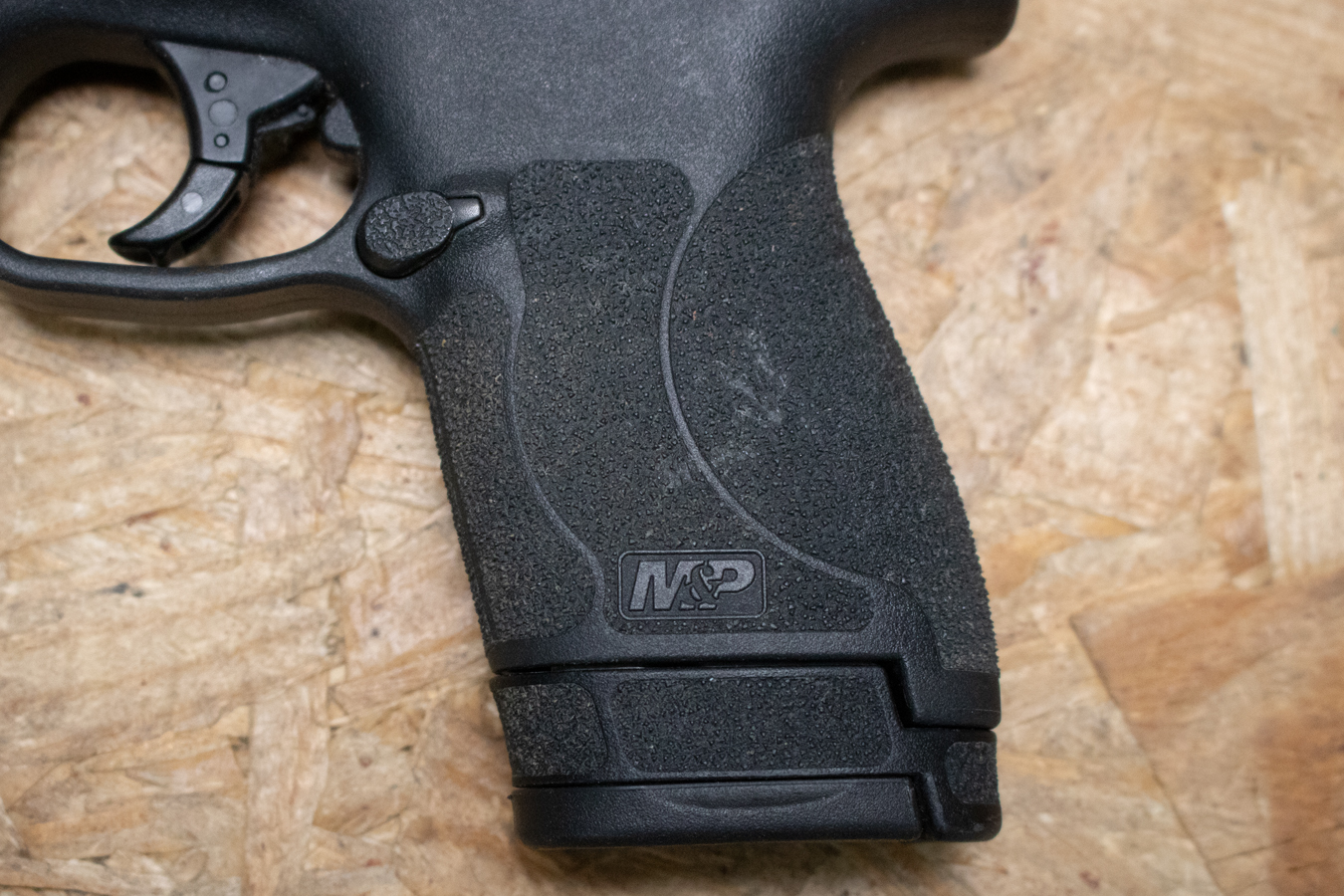 SMITH AND WESSON M&P40 Shield 2.0 40 S&W Police Trade-In Pistol with CT Laser