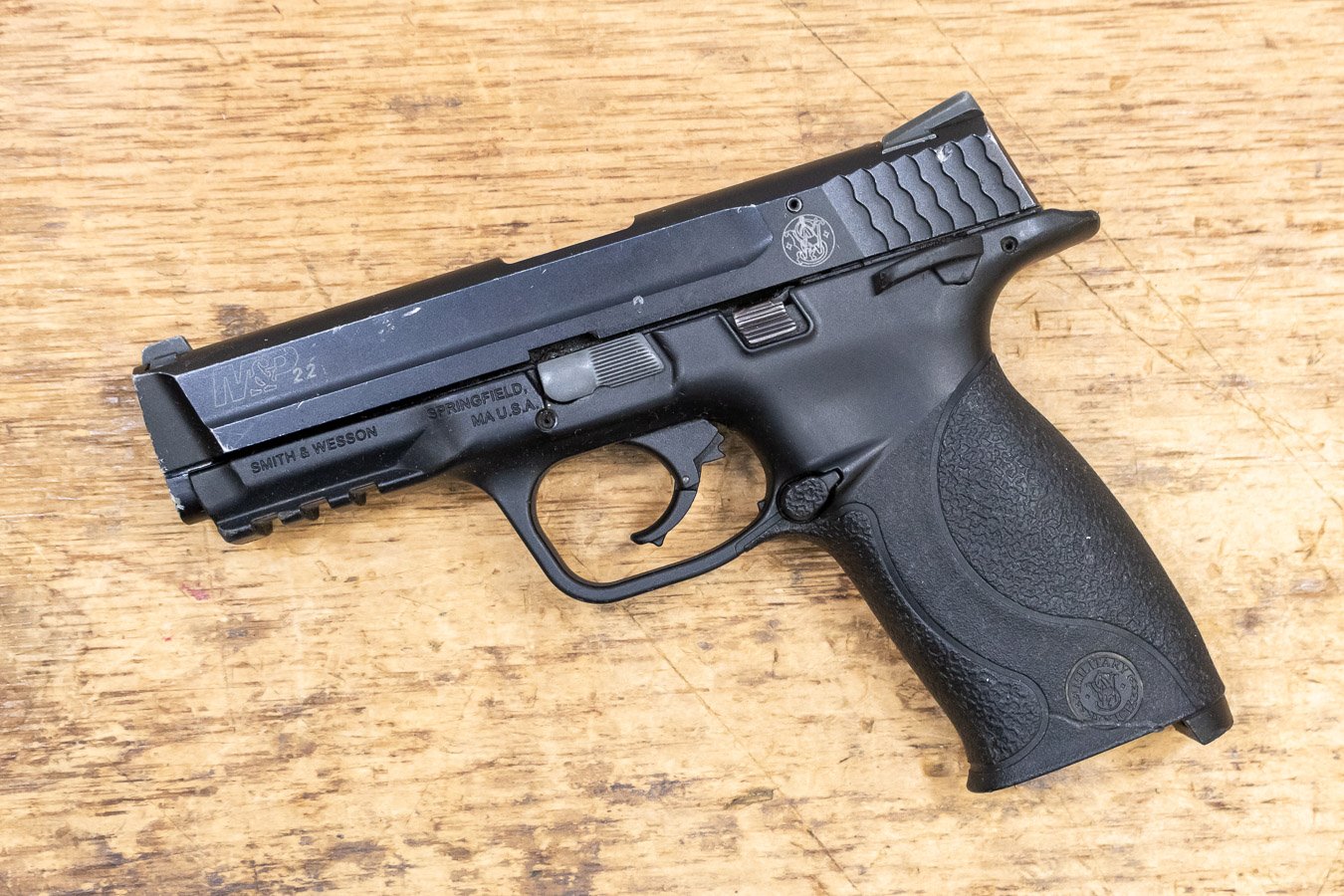 SMITH AND WESSON M&P22 22 LR Police Trade-in Pistol NO MAG