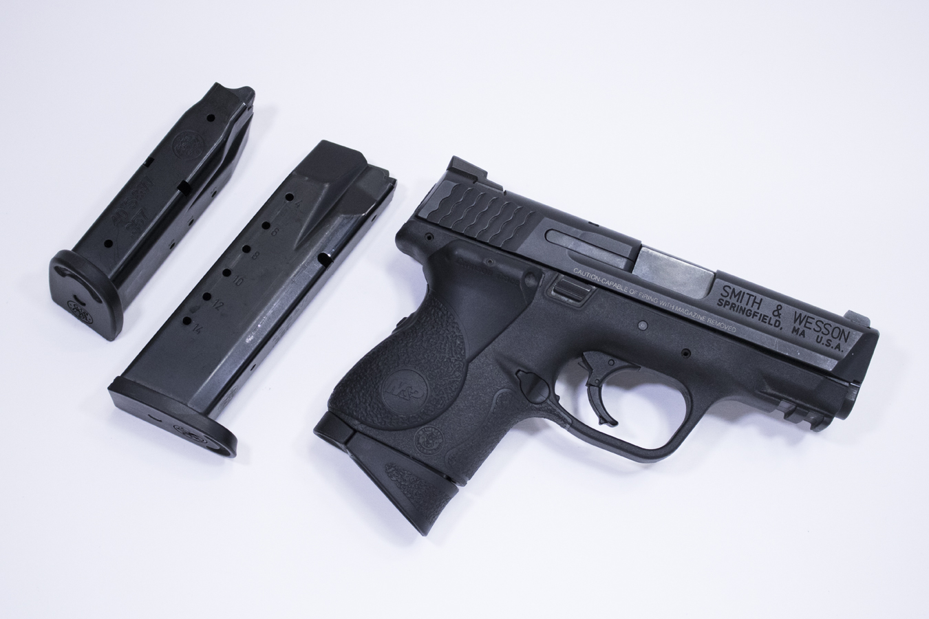 Compact 40 Smith & Wesson M&P40 Compact 40 S&W Used Pistols with Crimson Trace ...