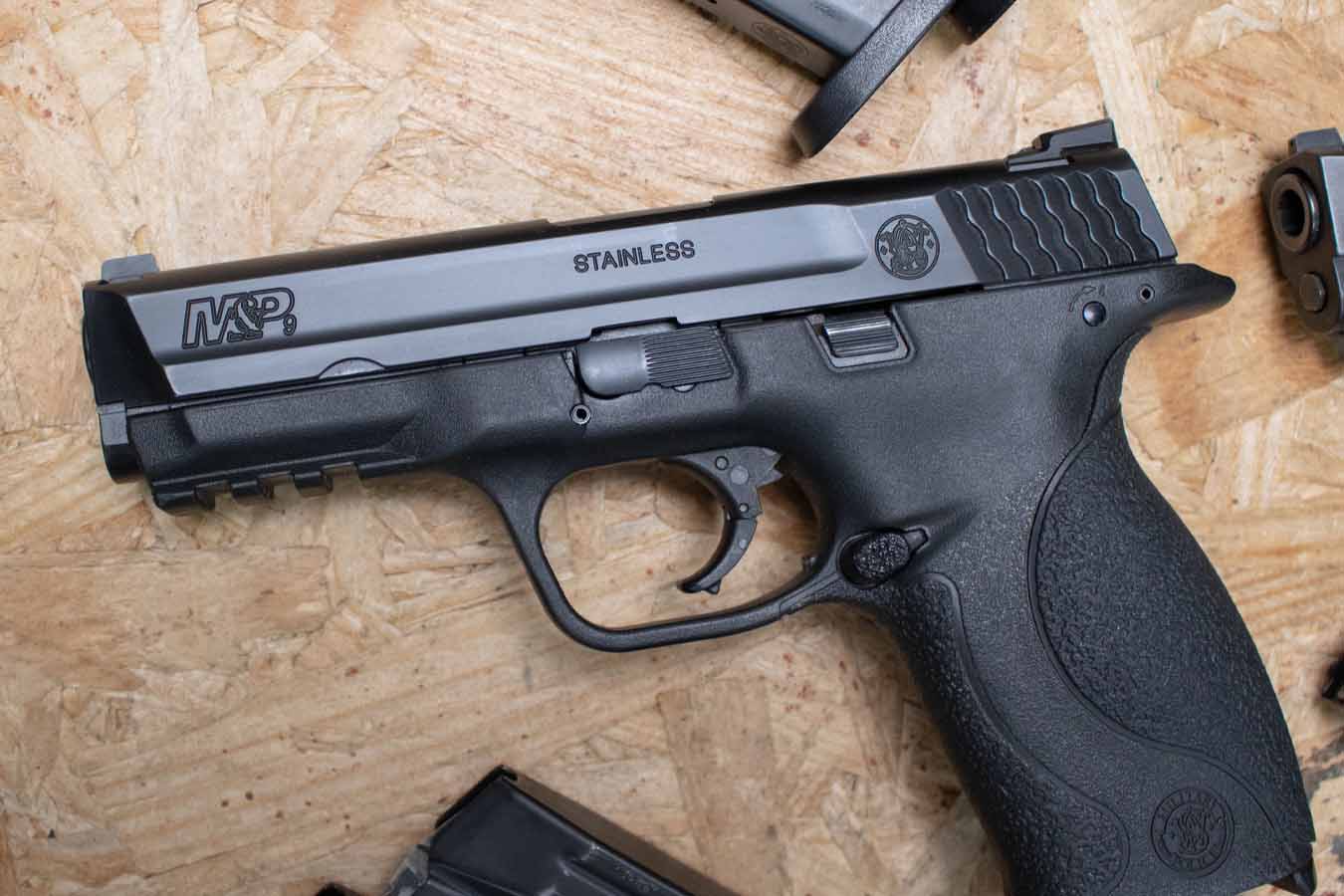 Smith & Wesson M&P9 1.0 9mm Full-Size Police Trade-ins with Magazine ...