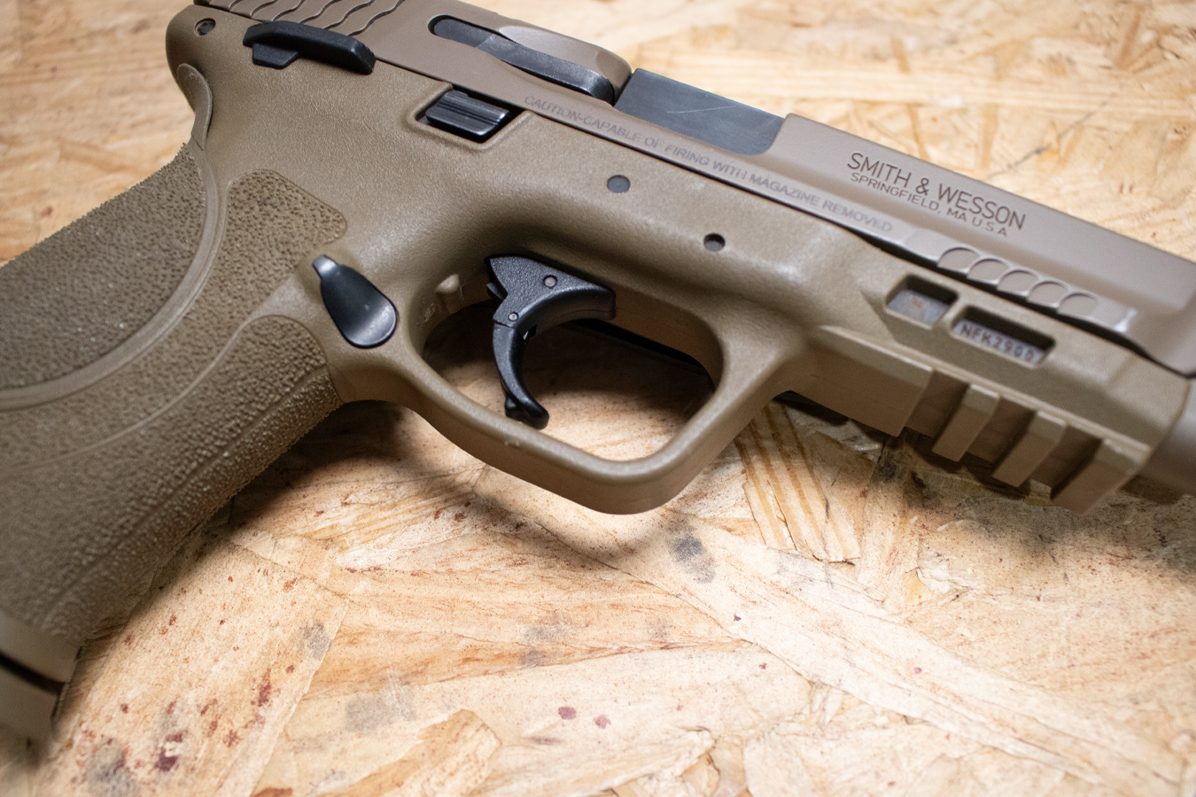 SMITH AND WESSON M&P9 M2.0 9mm Police Trade-In Pistol with FDE Finish, Manual Safety