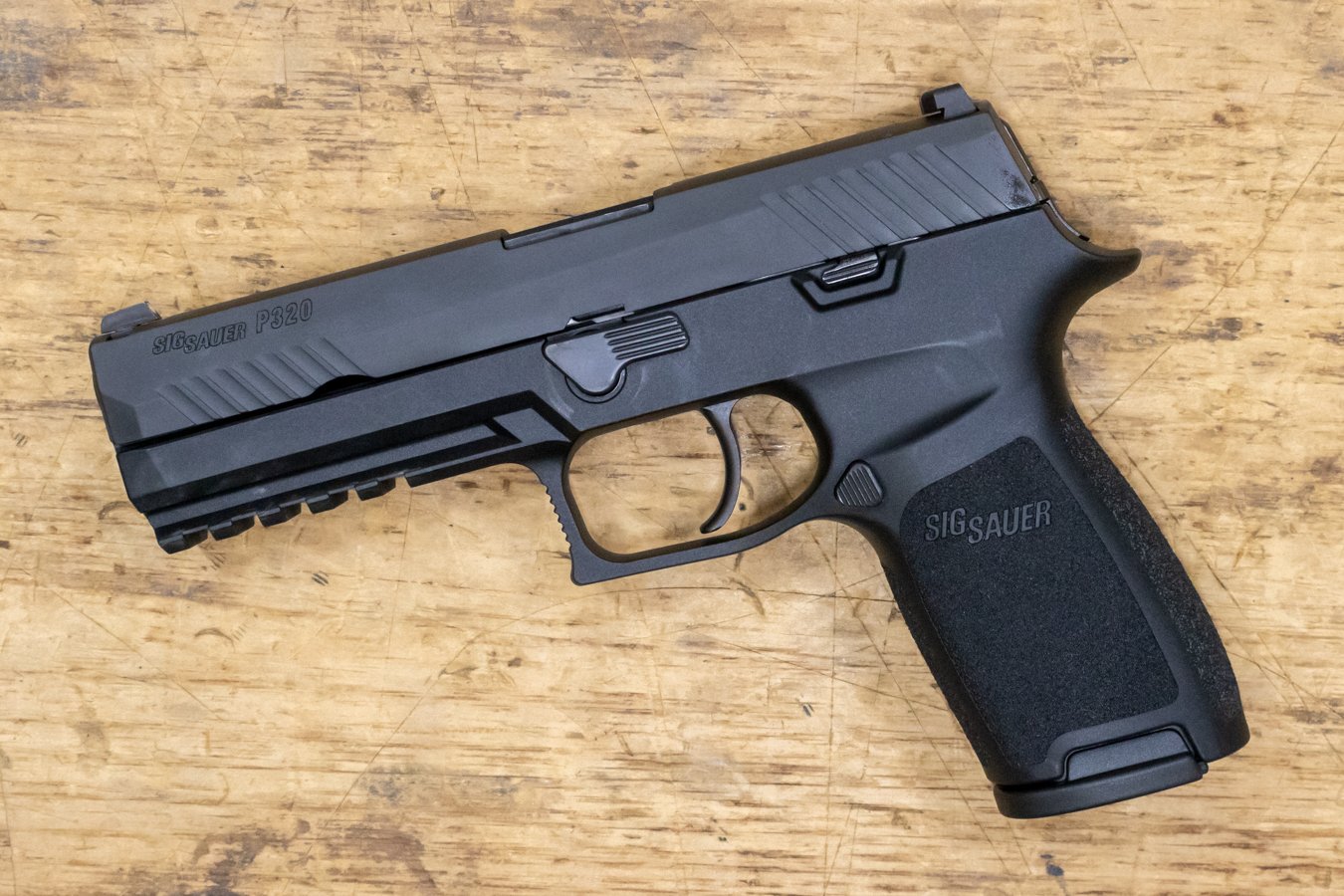 SIG SAUER P320 Full Size 9mm Police Trade-in Pistols with Night Sights (Good Condition)