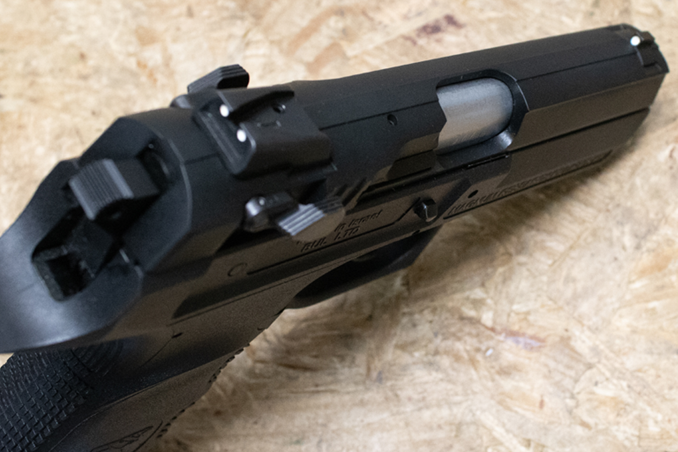 MAGNUM RESEARCH Baby Desert Eagle 9mm Police Trade-In Semi-Compact Pistol
