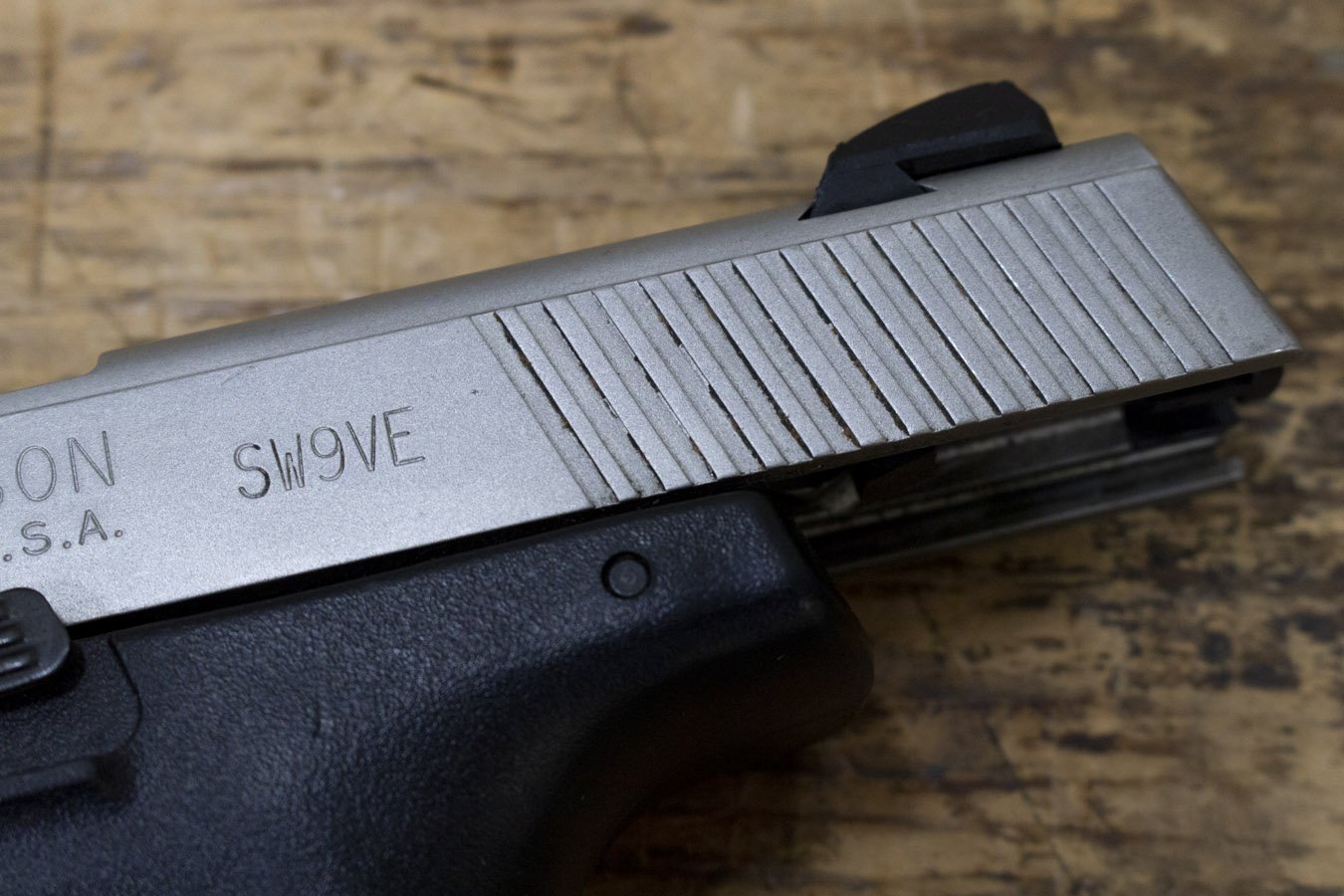 SMITH AND WESSON SW9VE 9mm Police Trade-In Pistol 