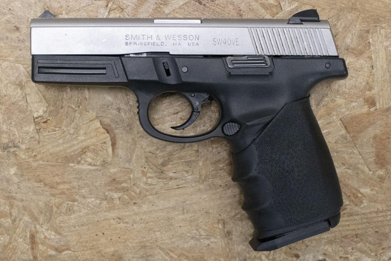SMITH AND WESSON SW40VE 40 S&W Police Trade-In Pistol with Hogue Grips