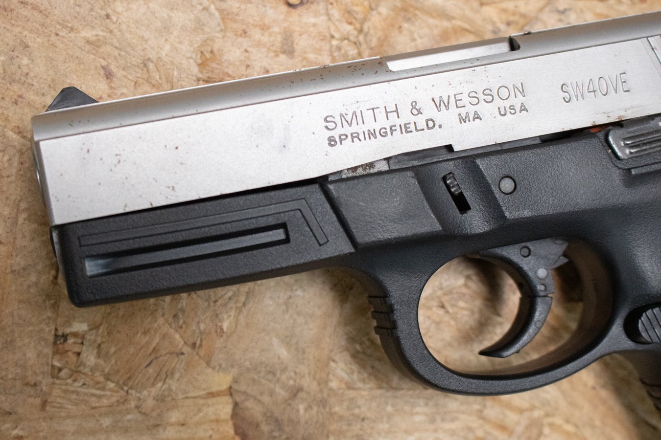 SMITH AND WESSON SW40VE 40 S&W Police Trade-In Striker-Fired Pistol