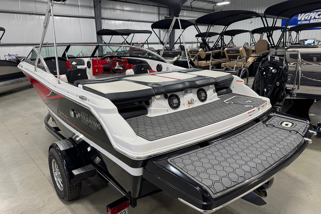 Four Winns 2016 H190 Signature Series with Mercruiser 4.3L V6 220HP