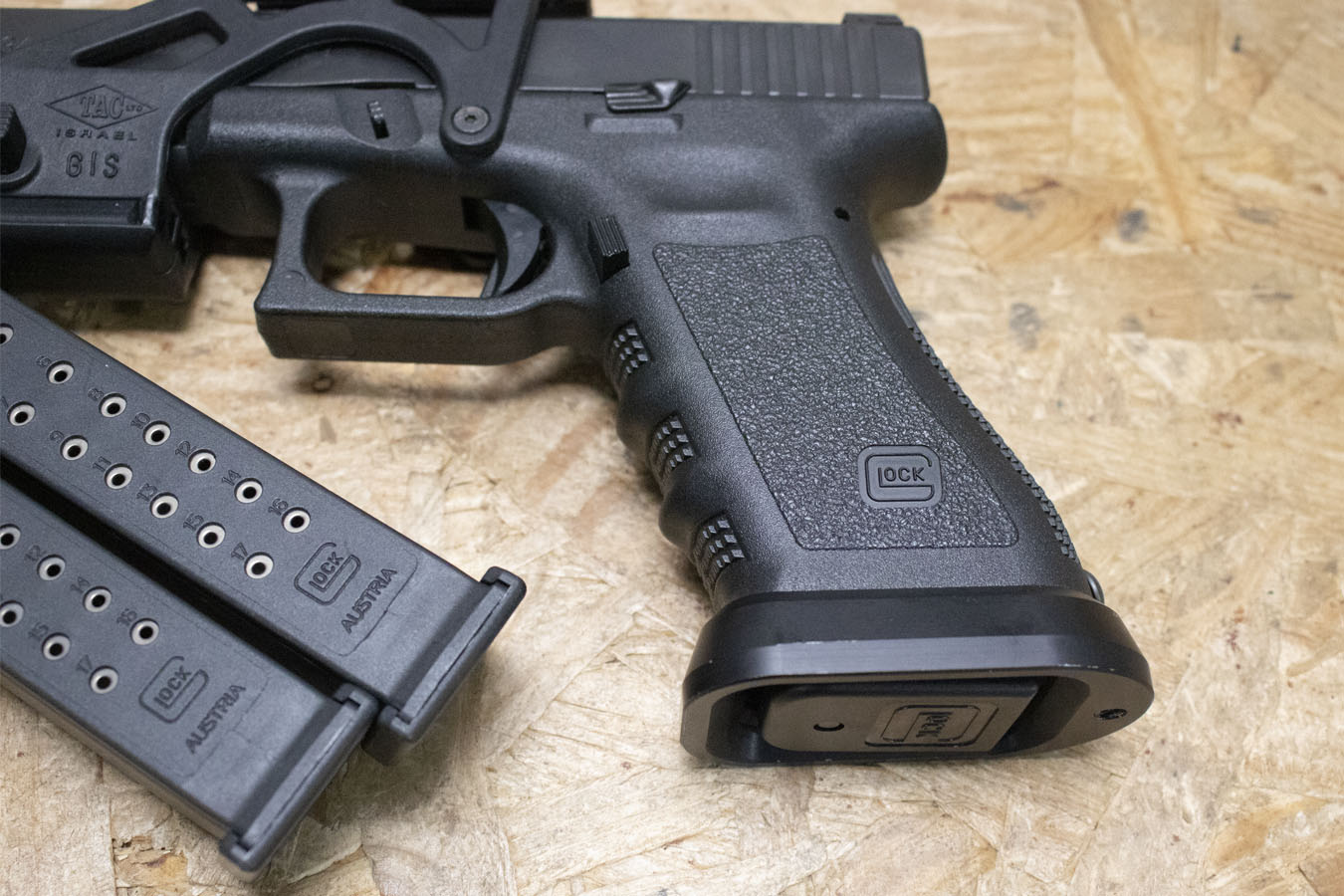 GLOCK 34 9mm Police Trade-In Pistol with Three Magazines, Optic Mount, and Flared Magwell