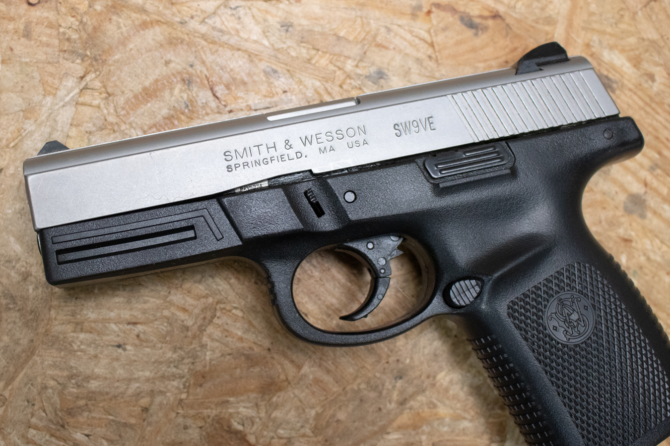 SMITH AND WESSON SW9VE 9mm Police Trade-In Pistol (Magazine Not Included)