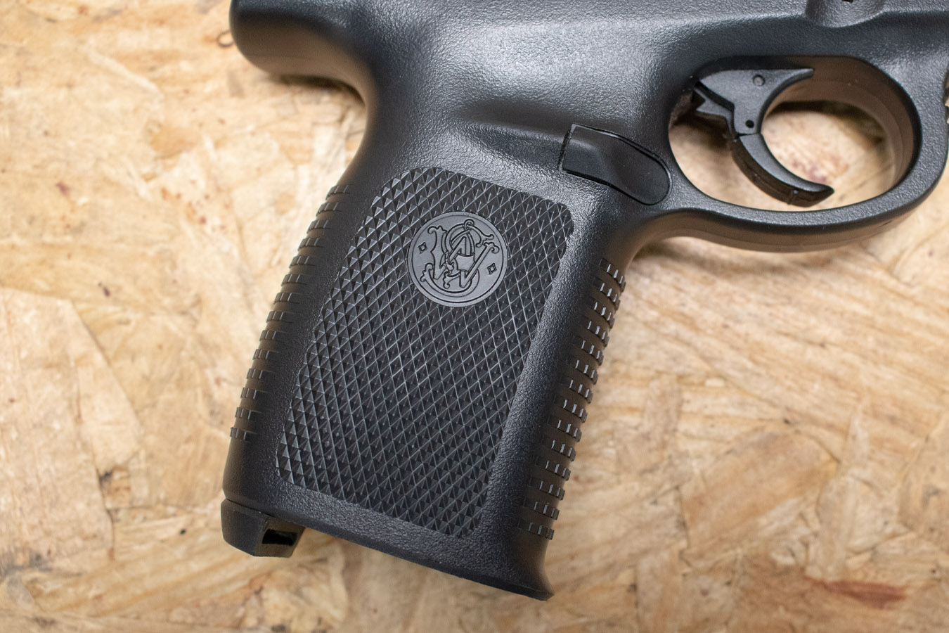 SMITH AND WESSON SW40VE 40 S&W Police Trade-In Pistol (Magazine Not Included)
